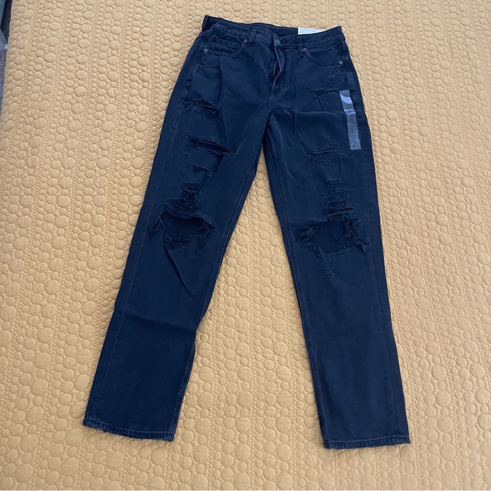 NWT American Eagle Distressed Mom Jeans